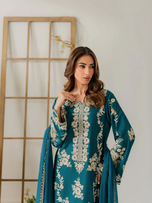 Stunning 3 Pcs Women's Stitched Suit with Embroidered Pattern - image 2