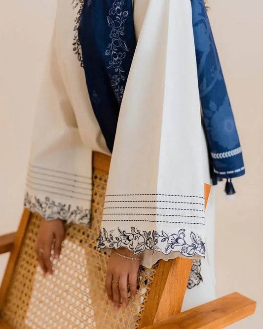 Stunning Embroidered 3 Pcs Linen Suit for Women - image 2