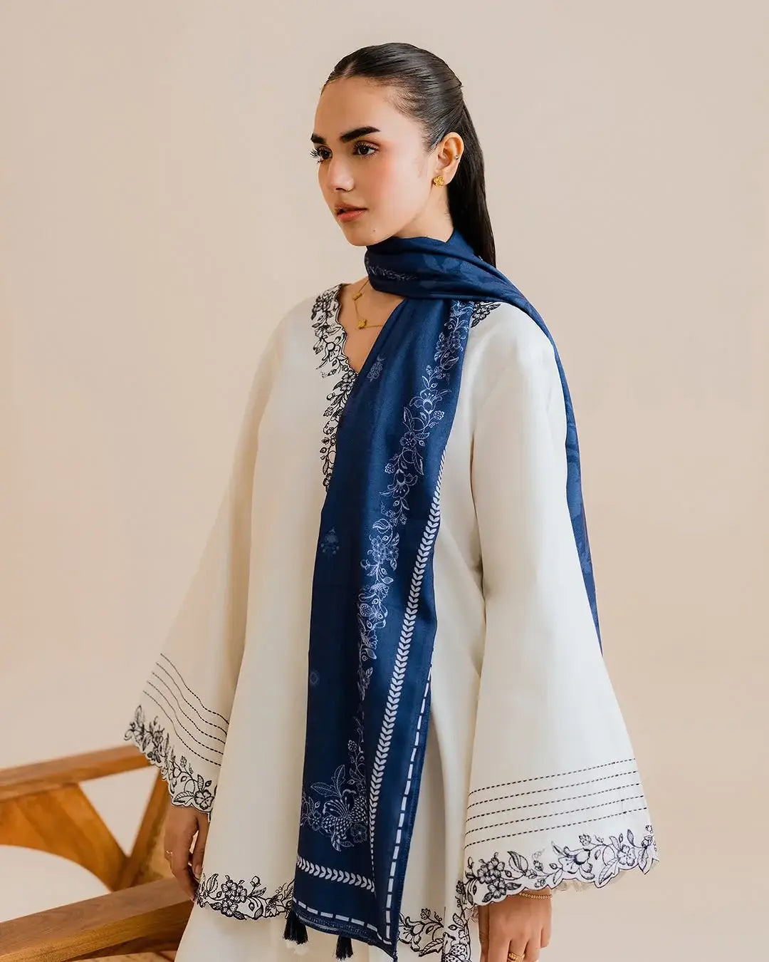 Stunning Embroidered 3 Pcs Linen Suit for Women - image 3