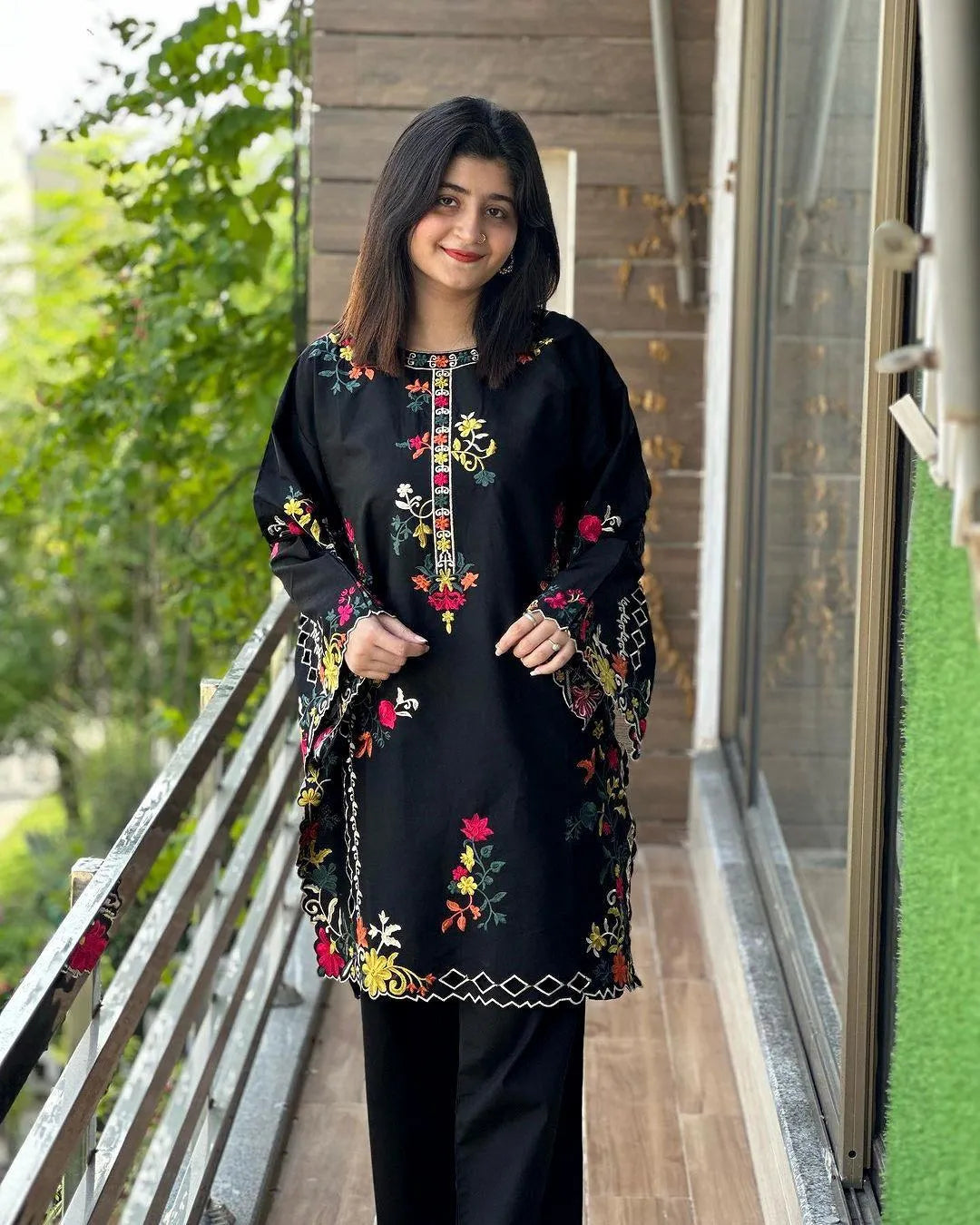 Black Embroidered Kurta Set with Trouser 2Pcs - image 1