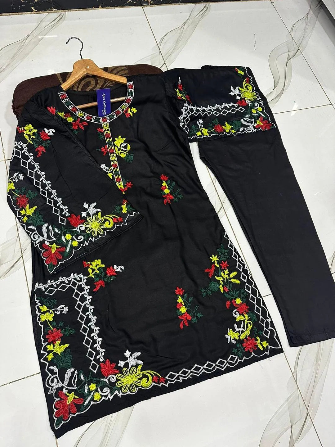 Black Embroidered Kurta Set with Trouser 2Pcs - image 3