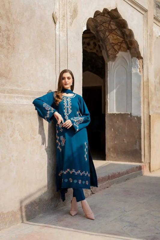 Exquisite Linen Embroidered Suit Set - 3 Pcs - image 2