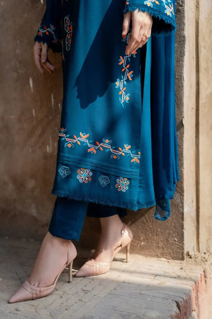 Exquisite Linen Embroidered Suit Set - 3 Pcs - image 4