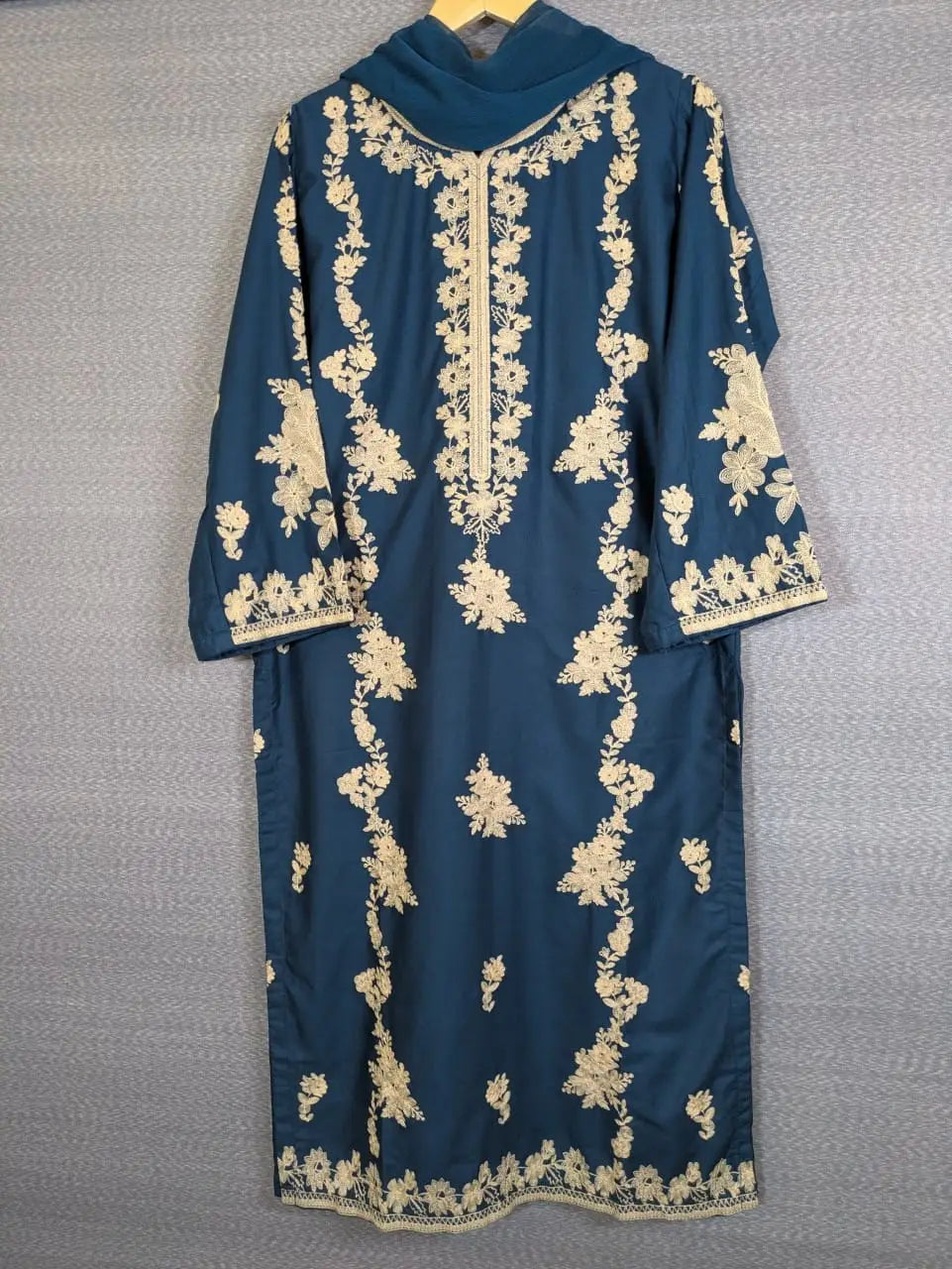 Stunning 3 Pcs Women's Stitched Suit with Embroidered Pattern - image 4