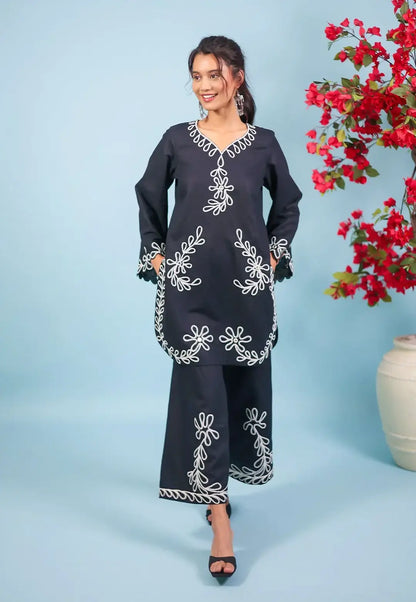 Stylish Embroidered Shirt And Trouser Set - 2 Pcs - image 2