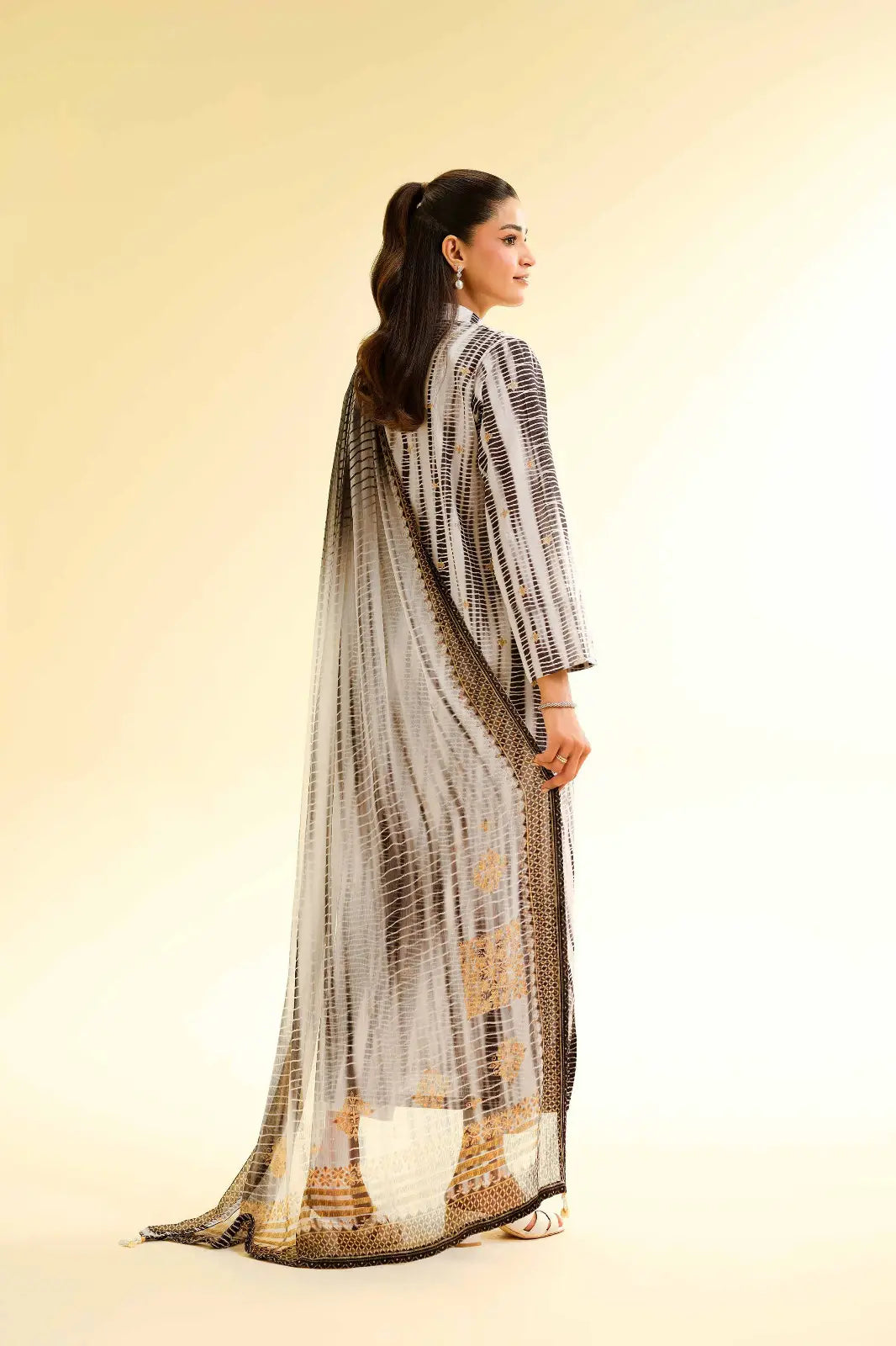 Stylish Printed Lawn Suit for Women - 2 Pcs Shirt and Trouser Set - image 3