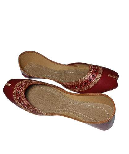 Maroon Khussas with Gold Beads for Women - image 4